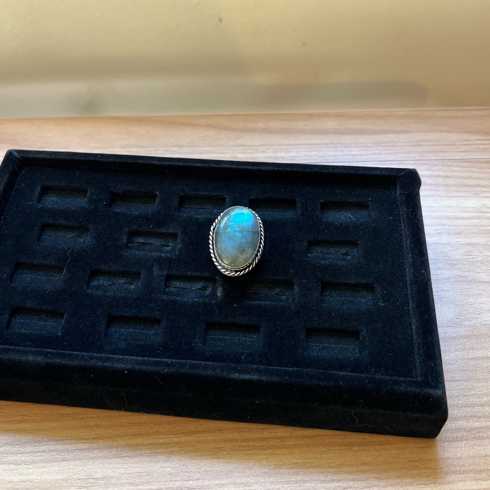 Labradorite Flash Cabochon Ring - Picture 14 of 14
